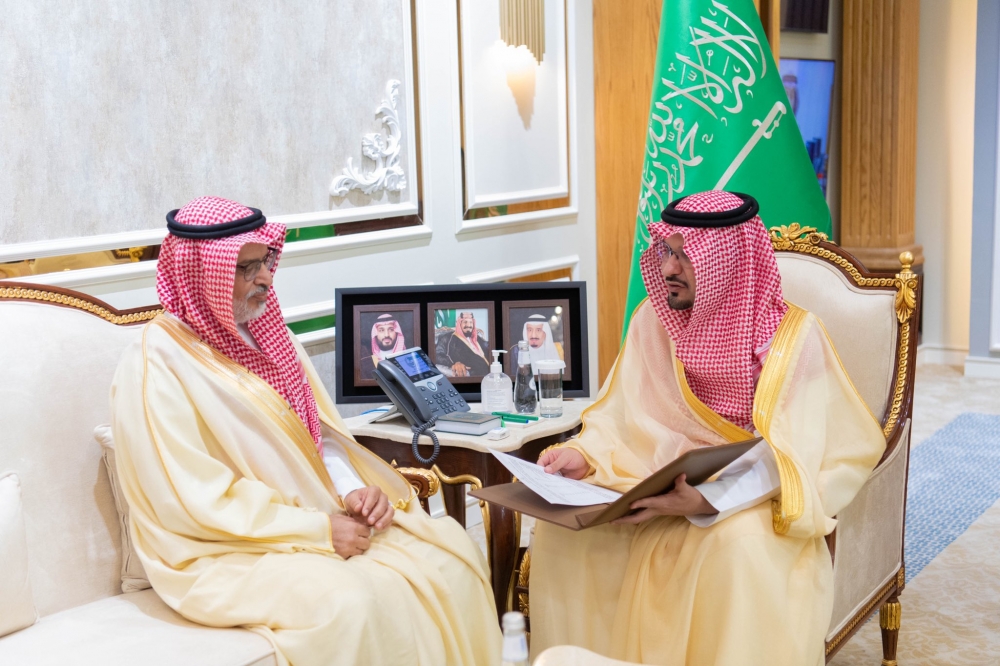 سمو أمير منطقة الحدود الشمالية بالنيابة يستقبل رئيس جامعة الحدود الشمالية