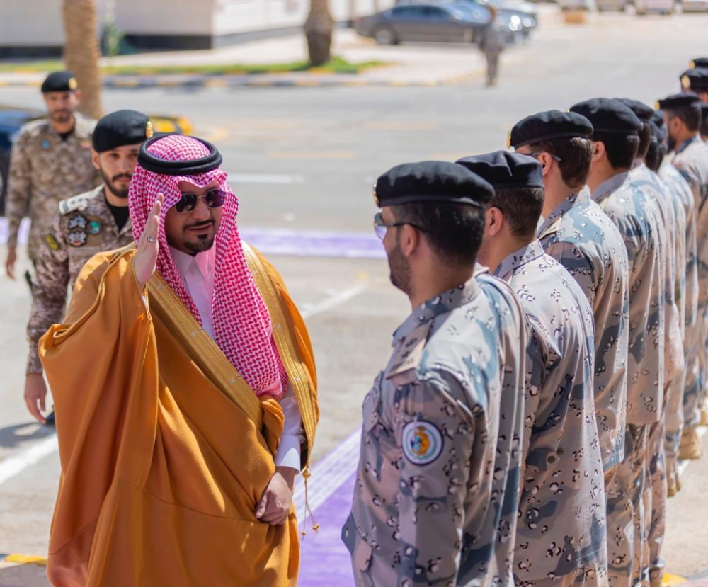سمو أمير منطقة الحدود الشمالية بالنيابة يتفقد قيادة حرس الحدود بالمنطقة