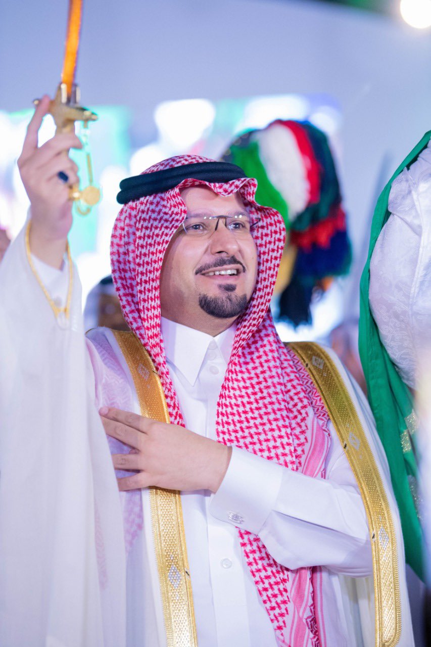 سمو أمير الحدود الشمالية بالنيابة يشهد حفل أهالي المنطقة باليوم الوطني الـ 92