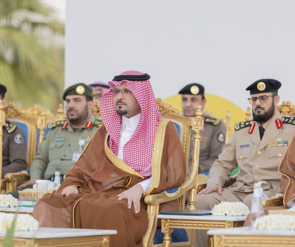 سمو أمير الحدود الشمالية بالنيابة يشهد العرض العسكري ضمن احتفالات اليوم الوطني الـ92