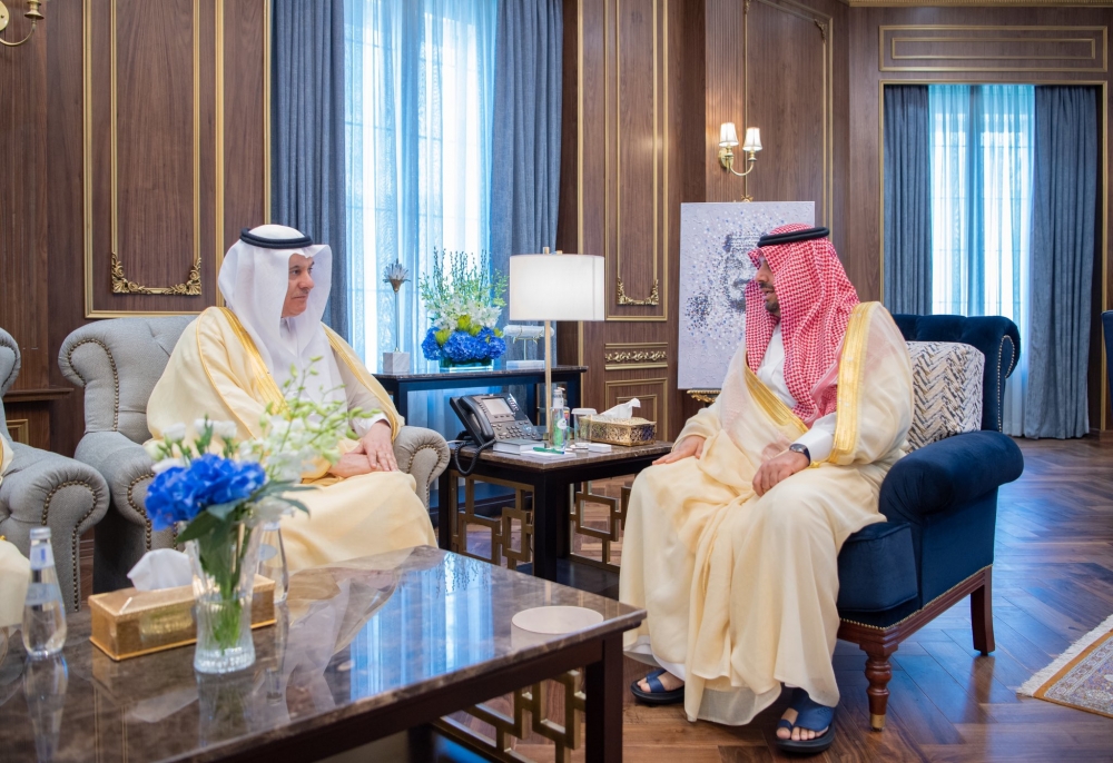 سمو أمير منطقة الحدود الشمالية يستقبل وزير البيئة والمياه والزراعة