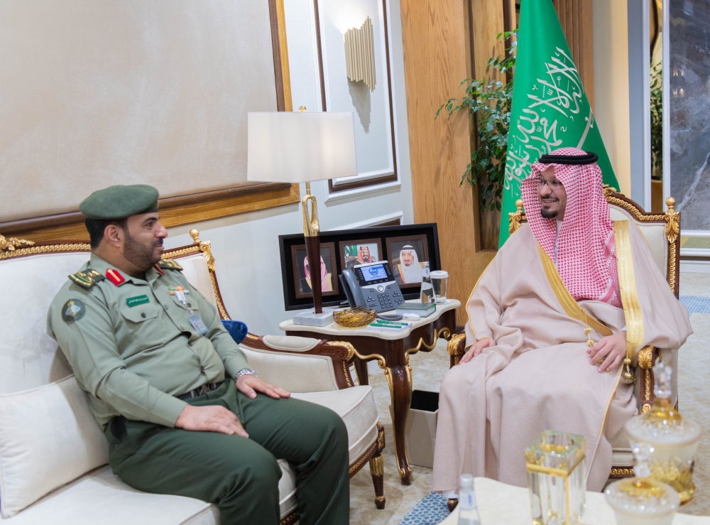 سمو نائب أمير الحدود الشمالية يستقبل مدير جوازات المنطقة