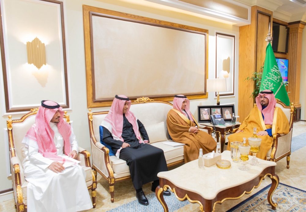 سمو نائب أمير الحدود الشمالية يستقبل مدير فرع هيئة التراث بالمنطقة