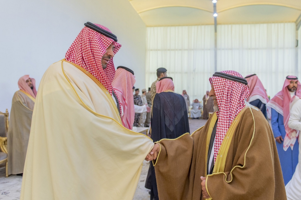 سمو أمير الحدود الشمالية يستقبل أهالي محافظة طريف