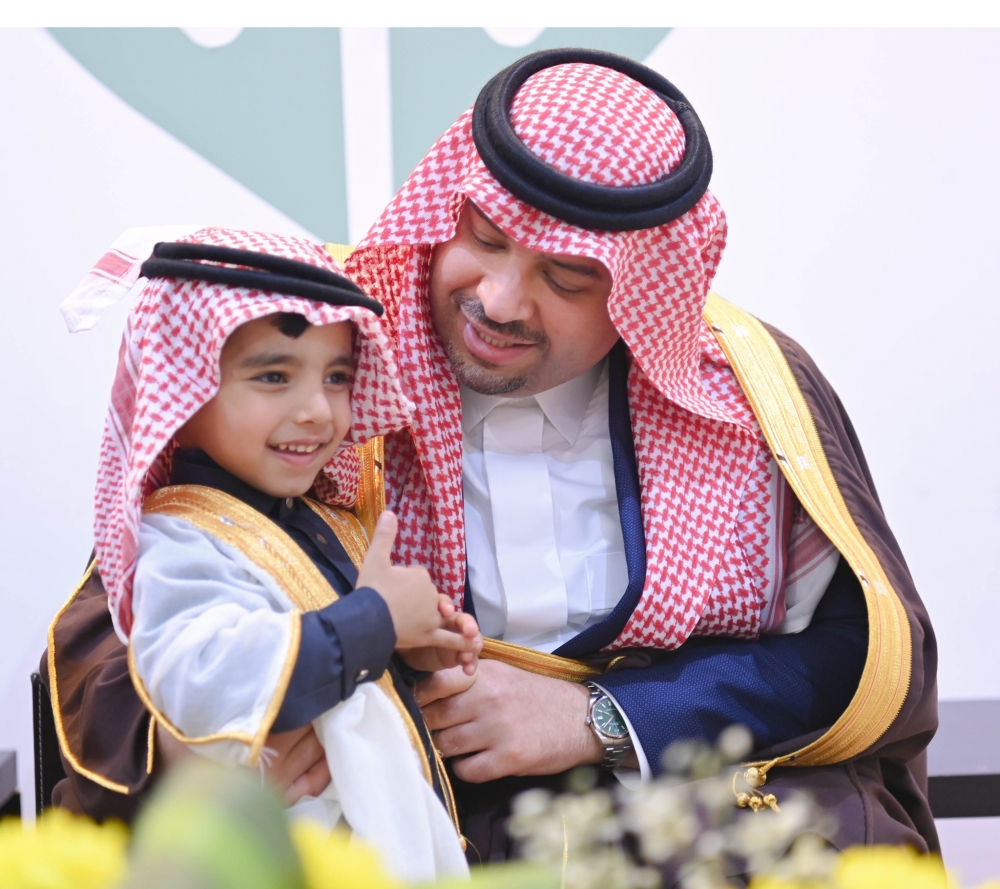 سمو أمير الحدود الشمالية يزور جمعية رعاية الأيتام بمحافظة طريف