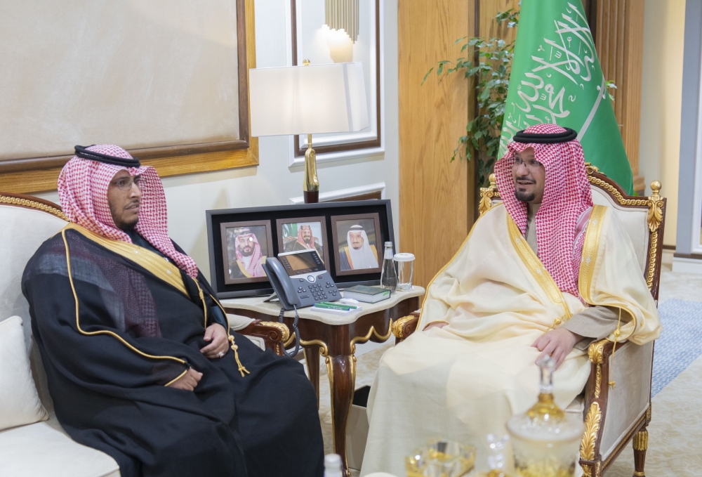 سمو نائب أمير الحدود الشمالية يستقبل مدير فرع وزارة العدل بالمنطقة