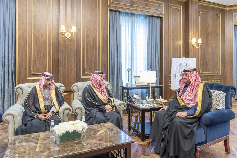 سمو أمير الحدود الشمالية يستقبل وكيل وزارة الحج والعمرة لشؤون الزيارة