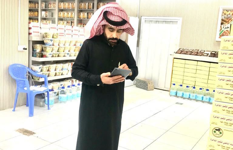 الفرق الرقابية بفرع الموارد البشرية بالحدود الشمالية تنفذ 297 جولة رقابية خلال الاسبوع الماضي