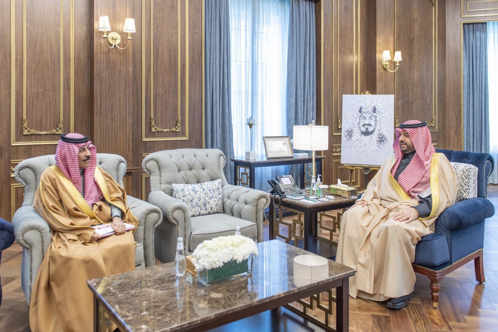 سمو أمير الحدود الشمالية يتسلم تقريراً عن مبادرات وبرامج جمعية الثقافة والفنون بالمنطقة