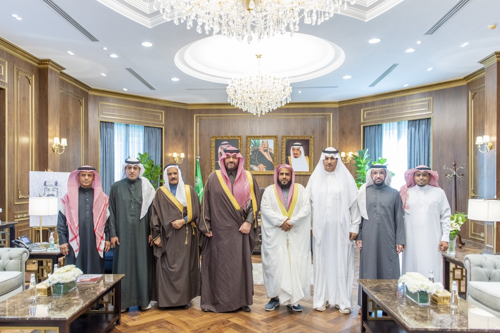 سمو أمير الحدود الشمالية يطلع على فعاليات النادي الأدبي بالمنطقة بمناسبة اليوم العالمي للغة العربية