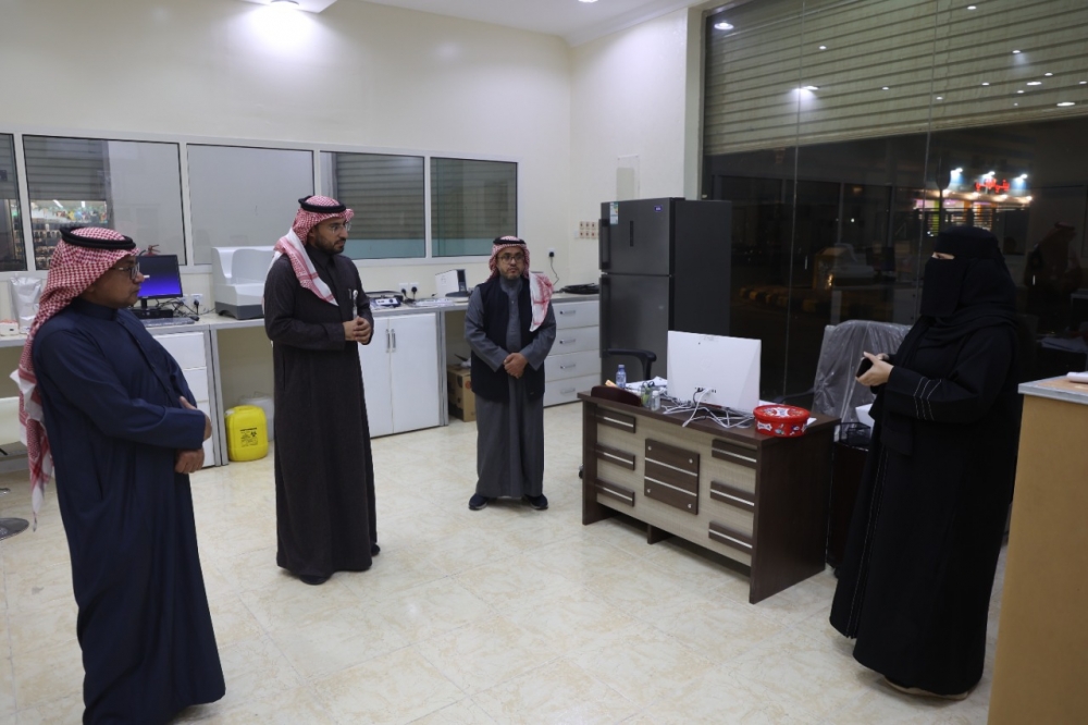 مدير الإدارة العامة للجمعيات التعاونية يقوم بزيارة الجمعية التعاونية الصحية بعرعر