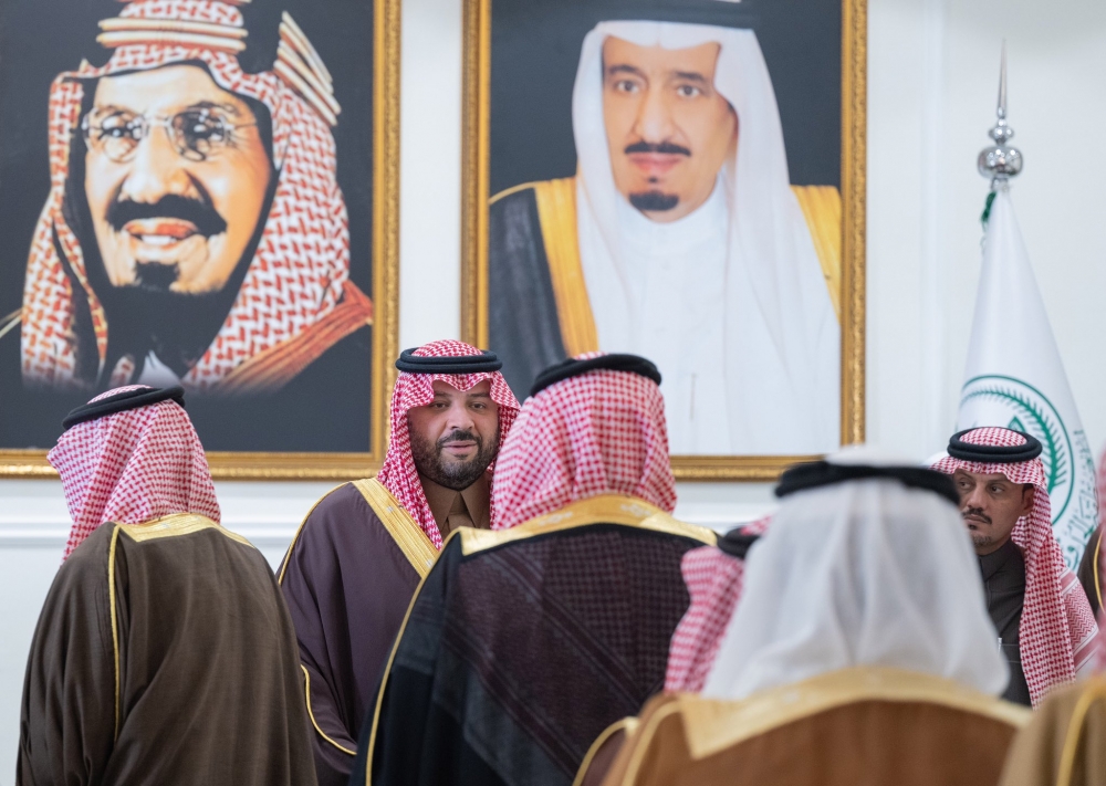 سمو أمير منطقة الحدود الشمالية يناقش تعزيز دور لجنة إصلاح ذات البين في جلسته الأسبوعية