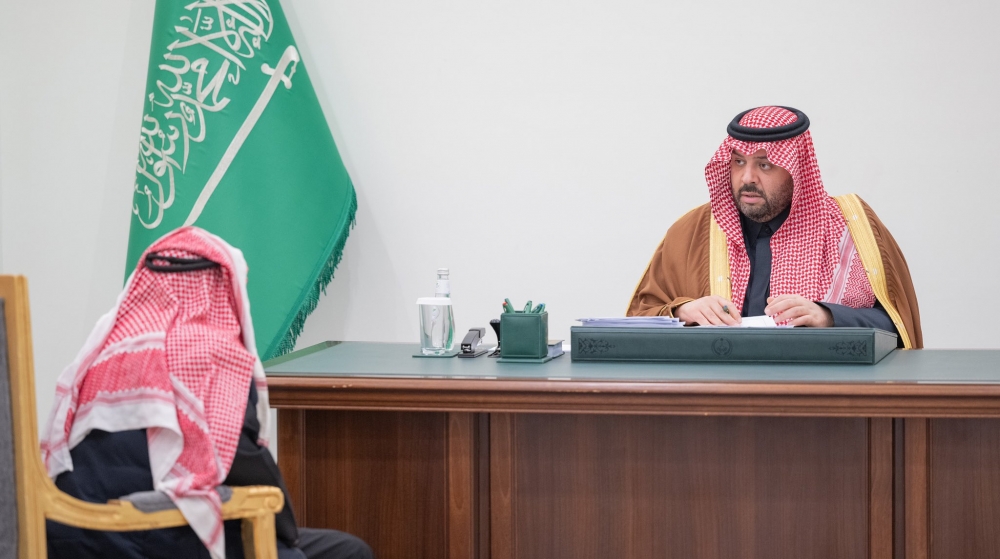 سمو أمير منطقة الحدود الشمالية يستقبل المواطنين بمحافظة العويقيلة