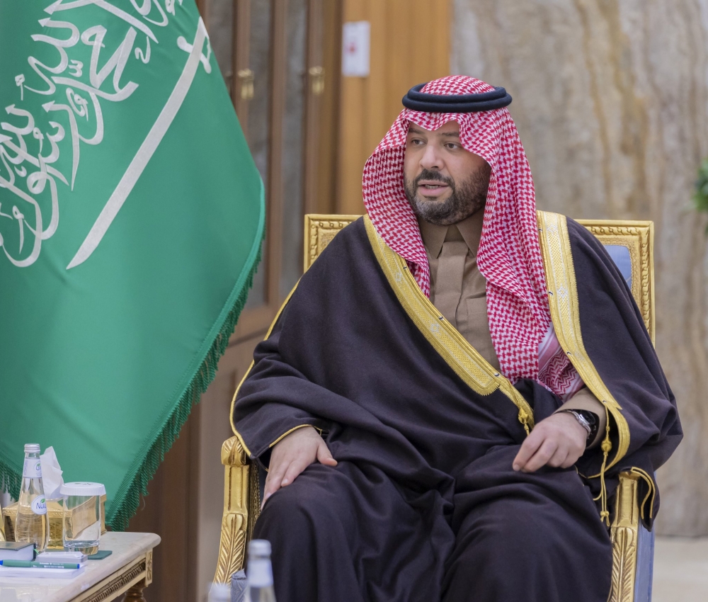 سمو أمير الحدود الشمالية يلتقي رؤساء وأعضاء الفرق التطوعية بمحافظة العويقيلة