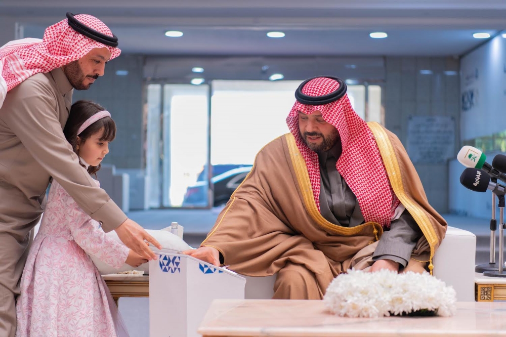 سمو أمير الحدود الشمالية يُدشن مشروعات بلدية برفحاء بقيمة 37 مليون ريال