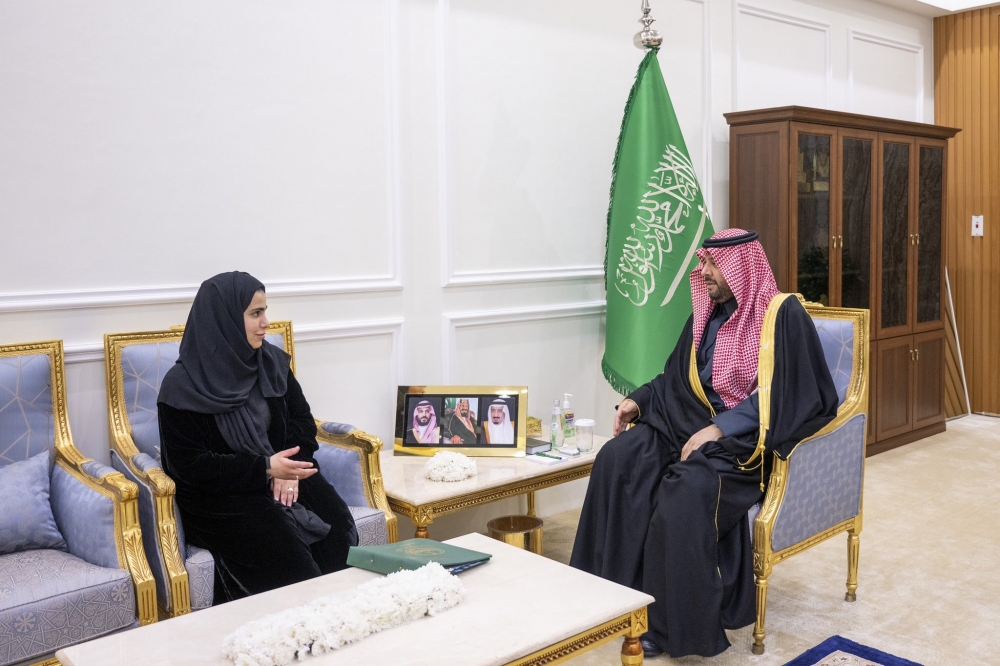 سمو أمير الحدود الشمالية يستقبل أمين مجلس المنطقة