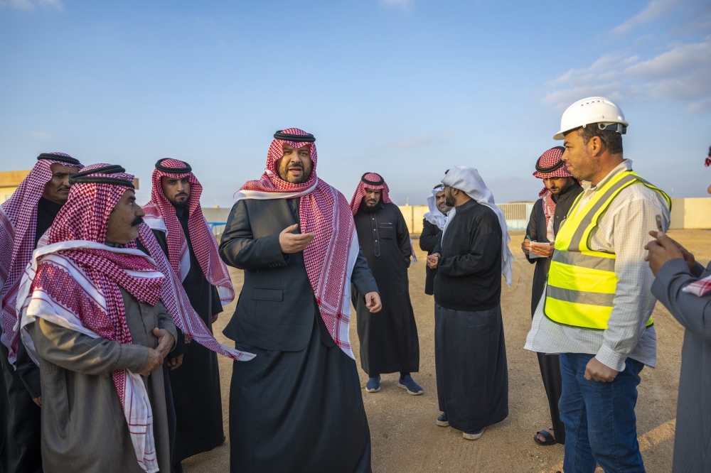 سمو أمير الحدود الشمالية يوجه بمعالجة جميع الآبار المكشوفة بمحافظة العويقيلة