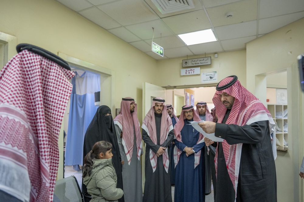 سمو أمير الحدود الشمالية يتفقد مركز لينة