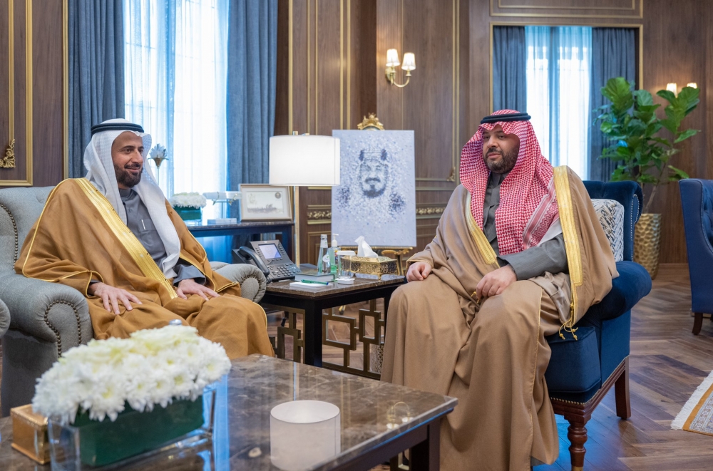 سمو أمير الحدود الشمالية يستقبل وزير الحج والعمرة