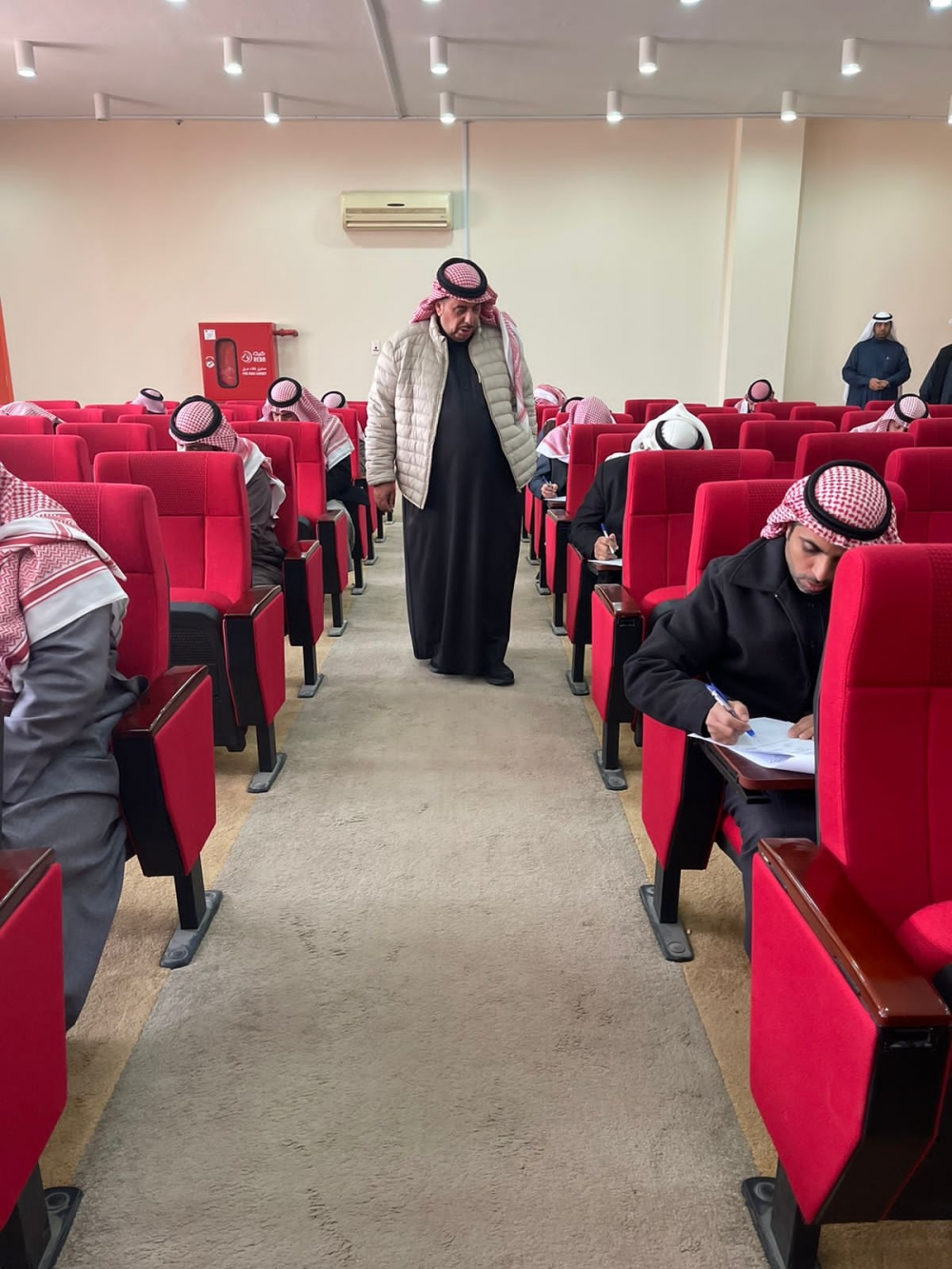 إدارة الإشراف التربوي بتعليم منطقة الحدود الشمالية تنفذ الاختبار التحريري للمتقدمين إلى