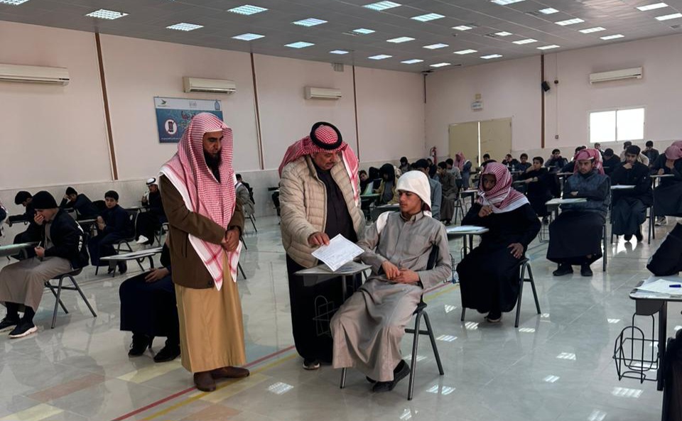 مدير الإشراف التربوي بتعليم الحدود الشمالية يقوم بزيارة للمعهد العلمي بعرعر