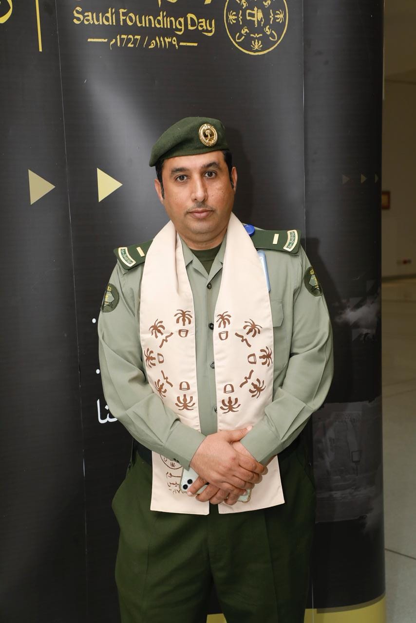 جوازات مطار عرعر تحتفل بيوم التأسيس