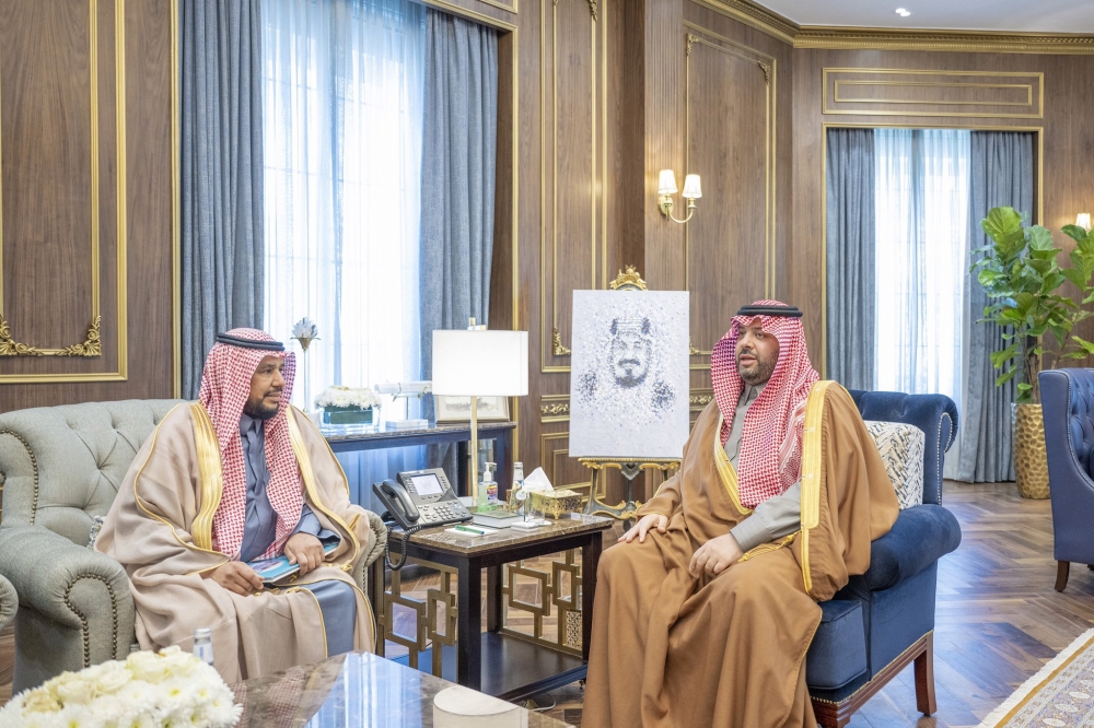 سمو أمير الحدود الشمالية يتسلم تقريراً عن اختبارات الفصل الثاني في مدراس المنطقة