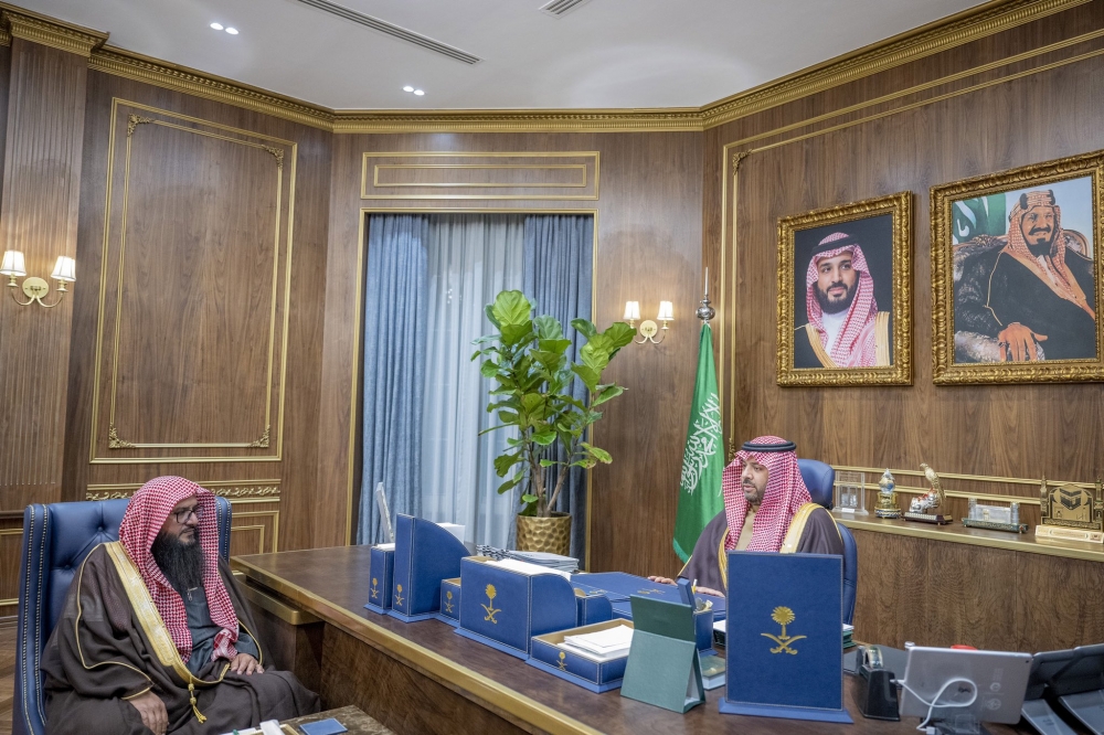 سمو أمير الحدود الشمالية يستقبل مدير فرع وزارة الشؤون الإسلامية بالمنطقة المعين حديثًا