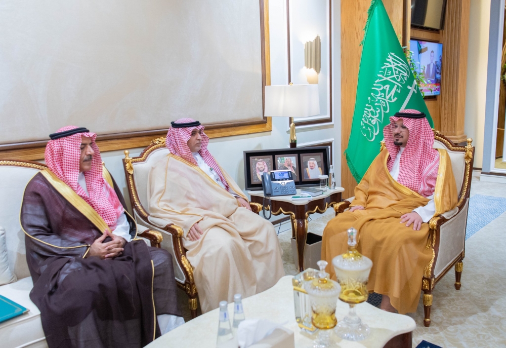 سمو نائب أمير الحدود الشمالية يتسلم تقريراً عن أعمال الجمعيات الأهلية في شهر رمضان المبارك