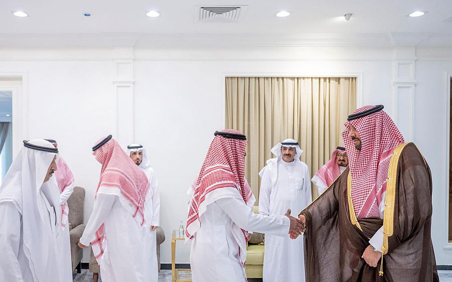 سمو أمير منطقة الحدود الشمالية يستقبل المحافظين ورؤساء المراكز