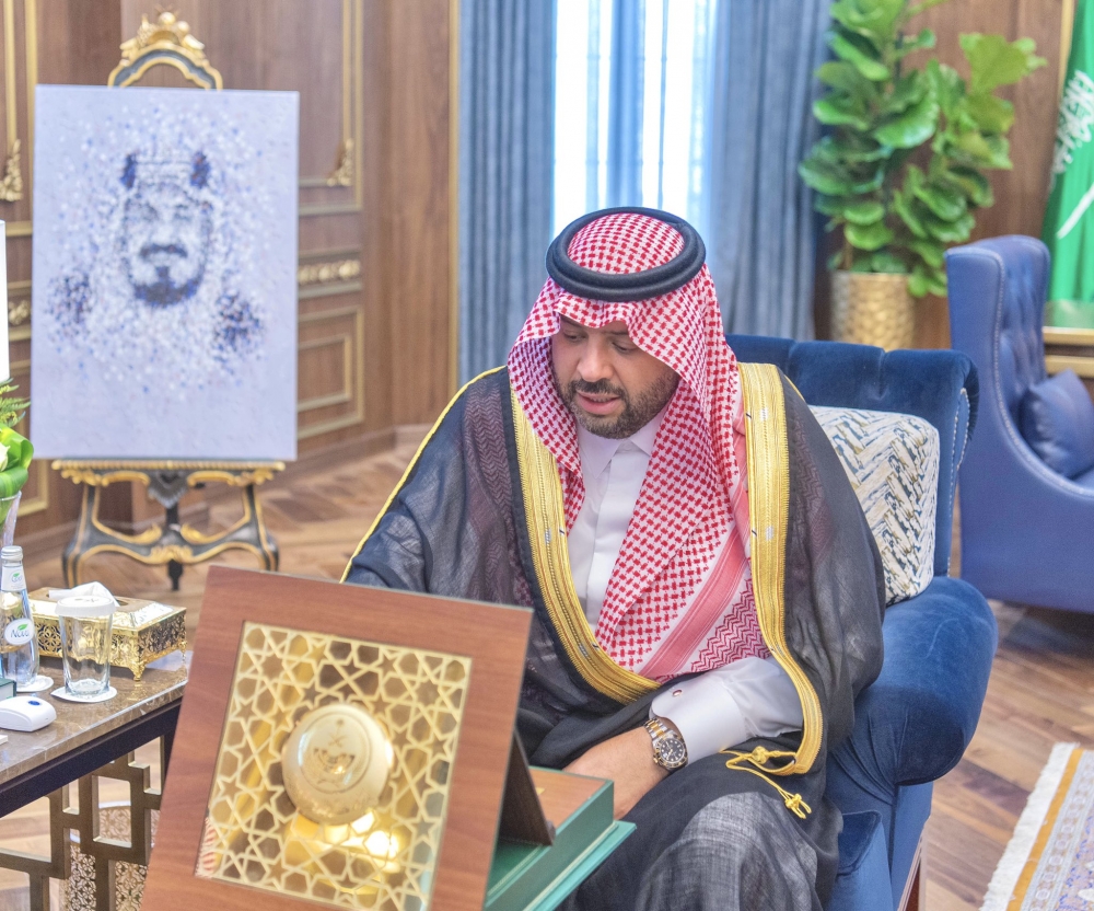 سمو أمير الحدود الشمالية يدشّن المعرض المتنقل للمركز الوطني لتنمية القطاع غير الربحي