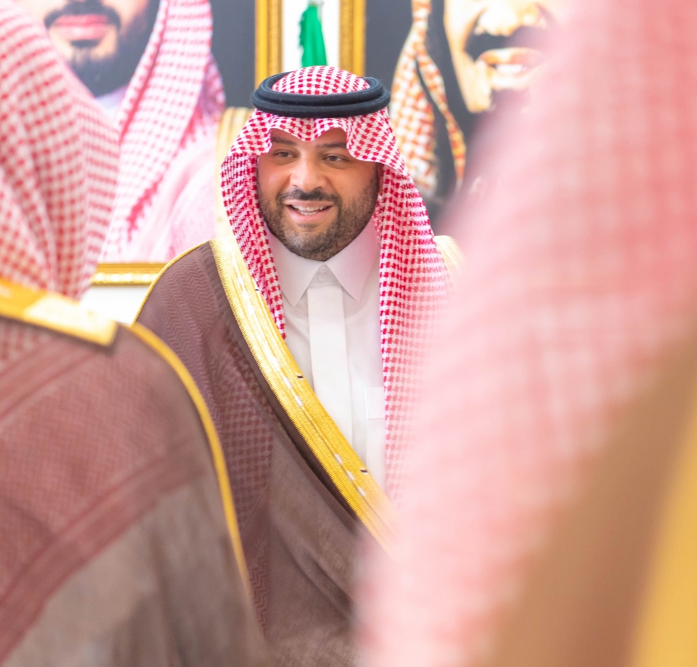 سمو أمير الحدود الشمالية يستقبل المواطنين في جلسته الأسبوعية