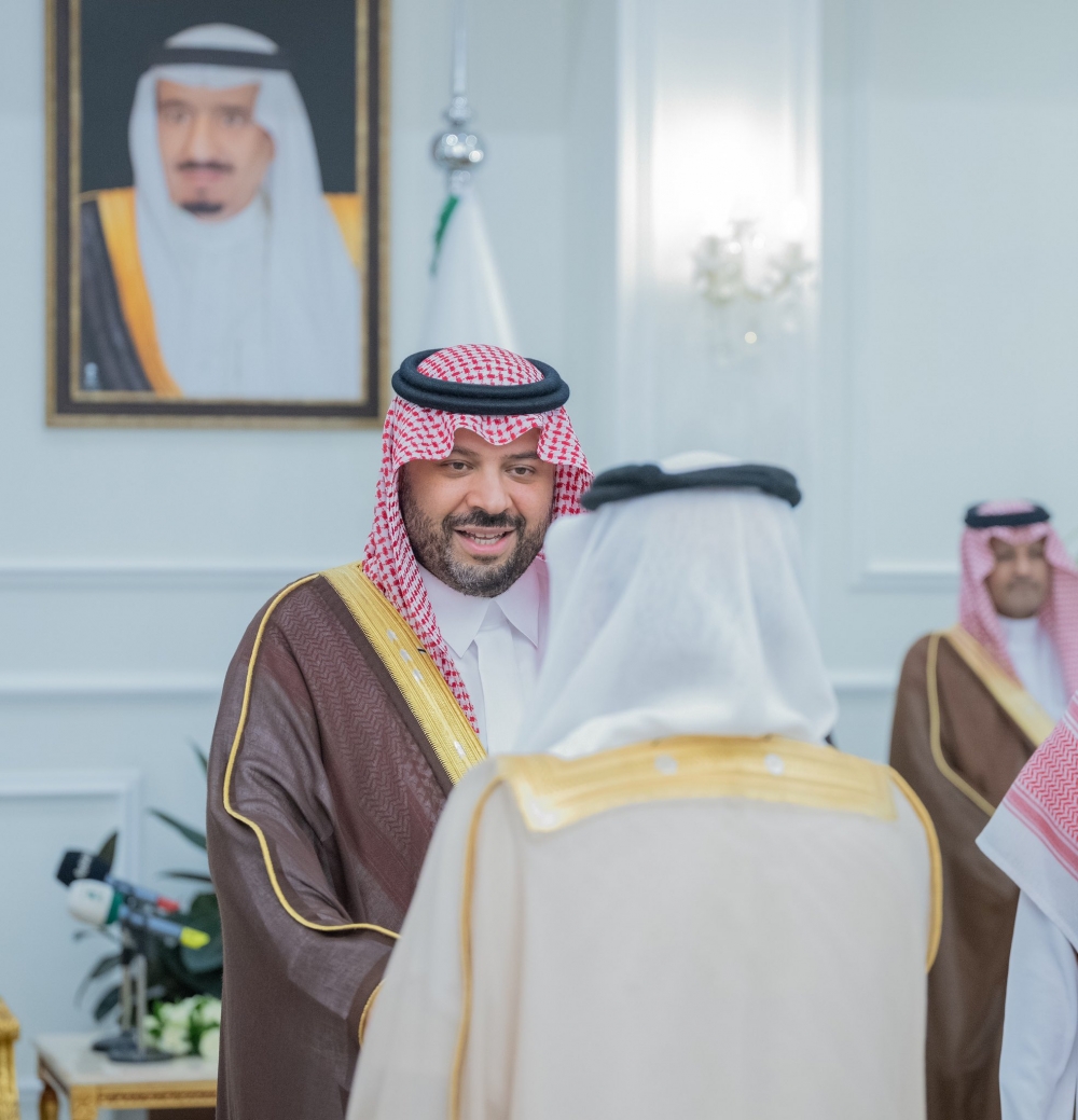 سمو أمير الحدود الشمالية يستقبل المواطنين في جلسته الاثنينية