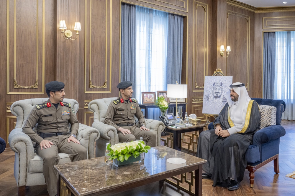 سمو أمير الحدود الشمالية يستقبل مدير شرطة المنطقة ومدير المرور المعين حديثاً