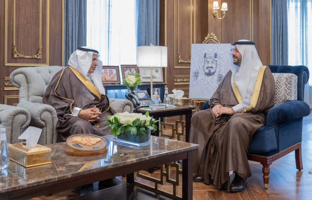 سمو أمير الحدود الشمالية يستقبل رئيس اتحاد الغرف السعودية