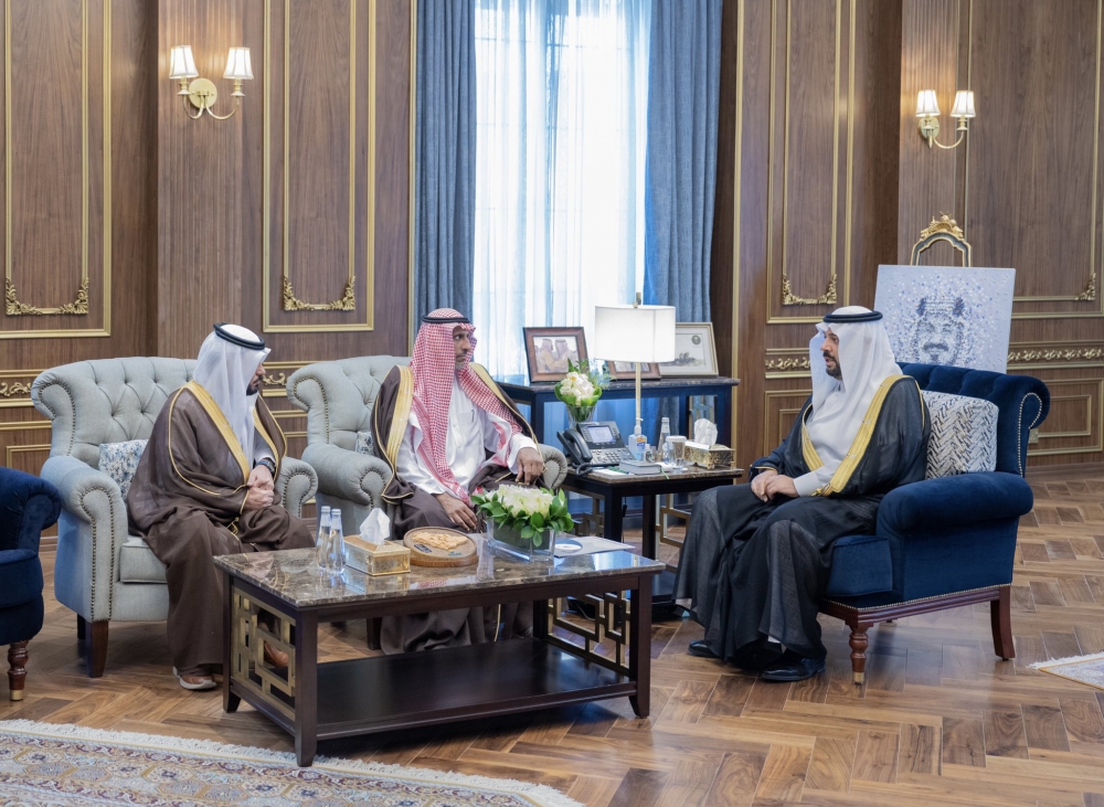 سمو أمير الحدود الشمالية يستقبل رئيس وأعضاء الجمعية التعاونية لمنتجات الثروة الحيوانية بالمنطقة