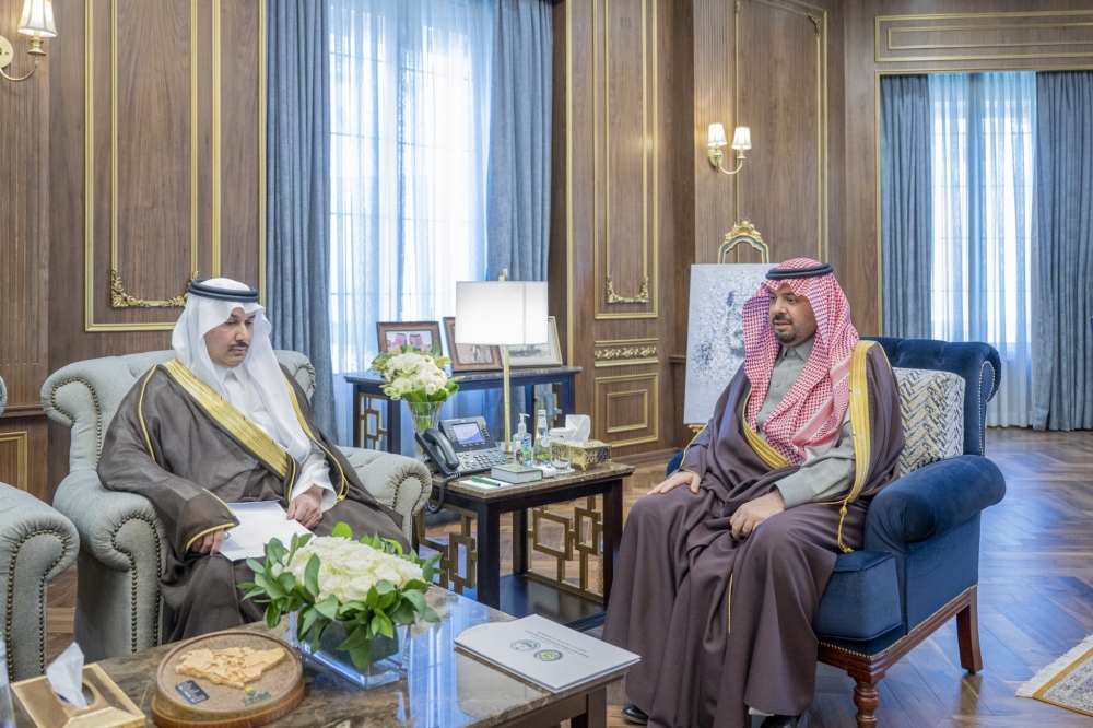 سمو أمير منطقة الحدود الشمالية يتسلم تقريراً عن الحملة الأمنية لمكافحة المخدرات في المنطقة