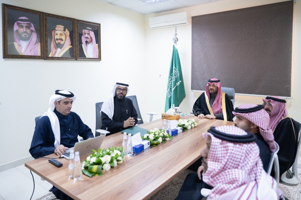 سمو أمير منطقة الحدود الشمالية يتفقد ميدانيًا الخدمات البلدية بمركز حزم الجلاميد