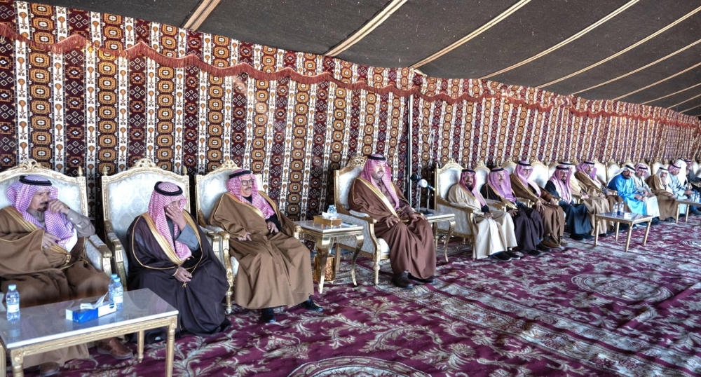 سمو أمير الحدود الشمالية يلتقي أهالي مركز السليمانية وقريتي أم خنصر والديدب ويدشّن المشروعات التنموية