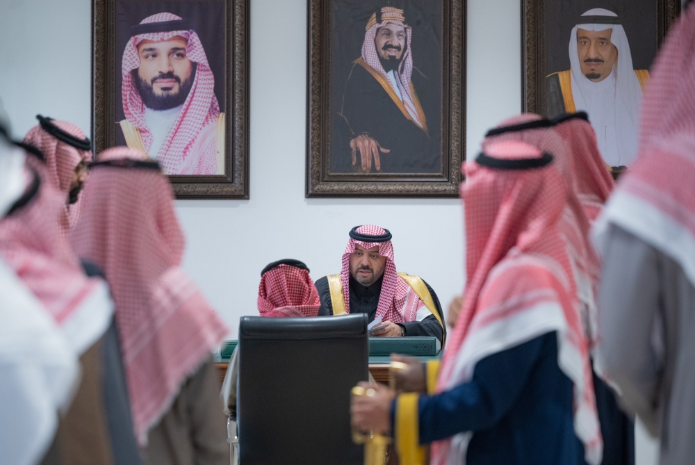 سمو أمير منطقة الحدود الشمالية يستقبل المواطنين في مركز جديدة عرعر