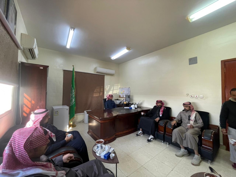 مدير مكتب بيئة العويقيلة يلتقي بمدير مركز وقاء بالحدود الشمالية