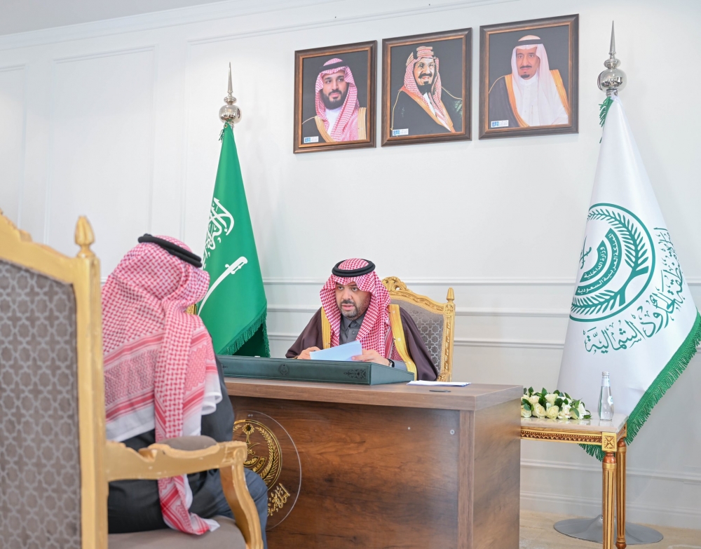 سمو أمير منطقة الحدود الشمالية يستقبل عدداً من المواطنين برفحاء