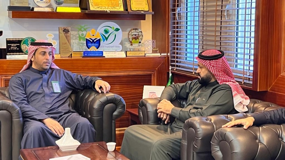 مدير فرع وزارة البيئة والمياه والزراعة بالحدود الشمالية يستقبل وفد من شركة دواجن الوشم