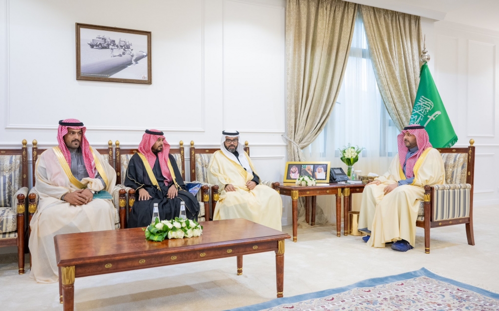 سمو أمير منطقة الحدود الشمالية يتسلم تقريراً عن المشروعات التنموية بطلعة التمياط وقرية الشريم