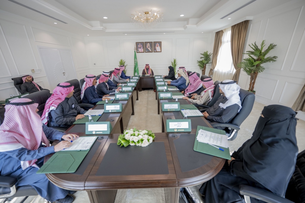 سمو أمير منطقة الحدود الشمالية يرأس اجتماع المجلس المحلي بمحافظة رفحاء