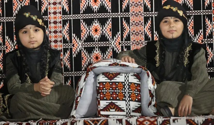 الأزياء التراثية تُثري الاحتفال بيوم التأسيس في محافظة طريف