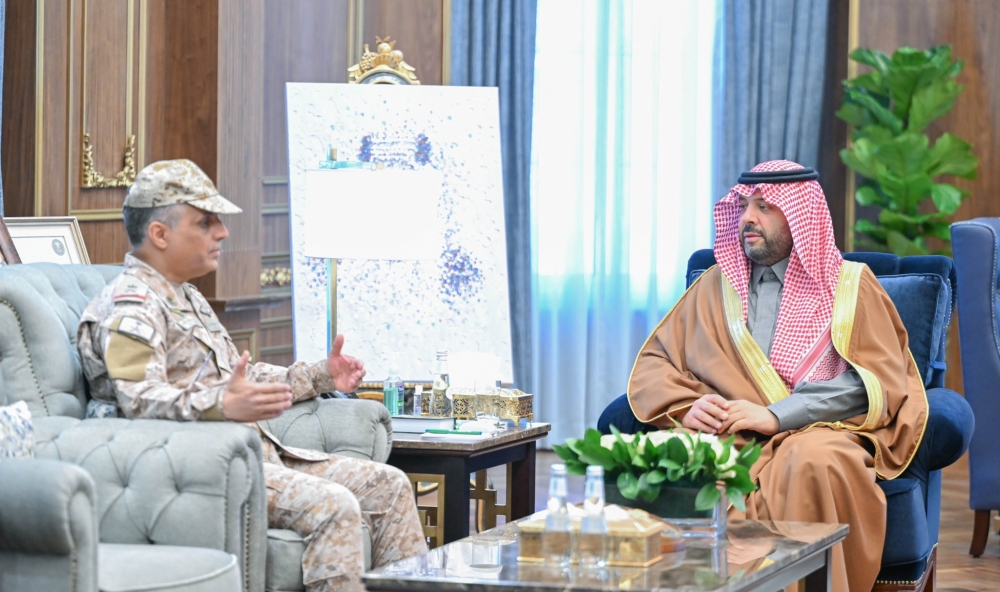 سمو أمير منطقة الحدود الشمالية يستقبل قائد قوة عرعر