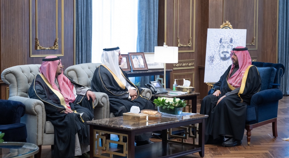 الأمير فيصل بن خالد بن سلطان يطّلع على خطة متابعة ومراقبة أسواق النفع العام بالمنطقة