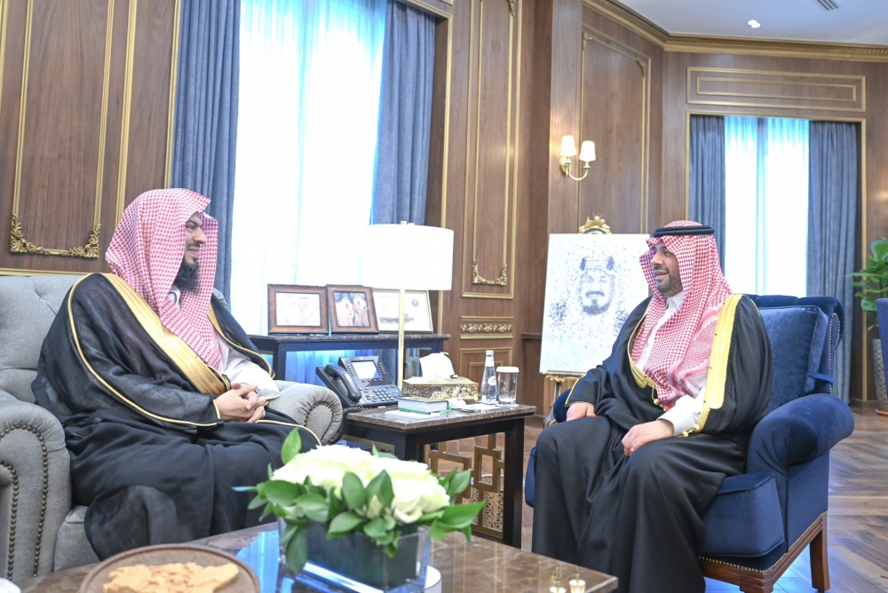 سمو أمير الحدود الشمالية يستقبل رئيس محكمة الاستئناف