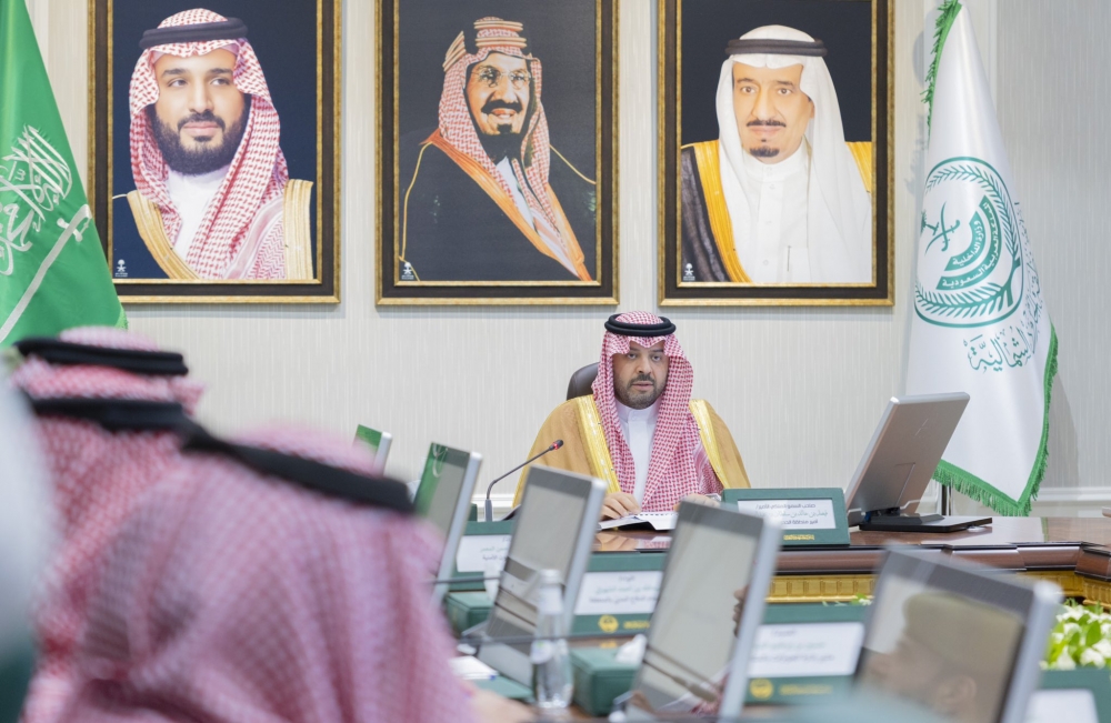 سمو أمير الحدود الشمالية يرأس الاجتماع الأمني لمتابعة الأعمال بمنفذ جديدة عرعر